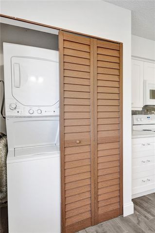 4570 NW 18th Avenue 202, Deerfield Beach, FL 33064