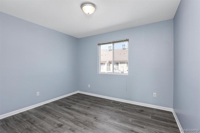 1111 Beaver Run, Troy, MI 48083