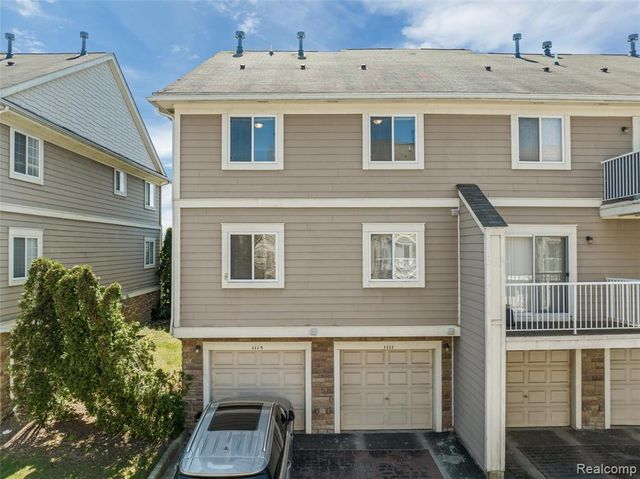 1111 Beaver Run, Troy, MI 48083