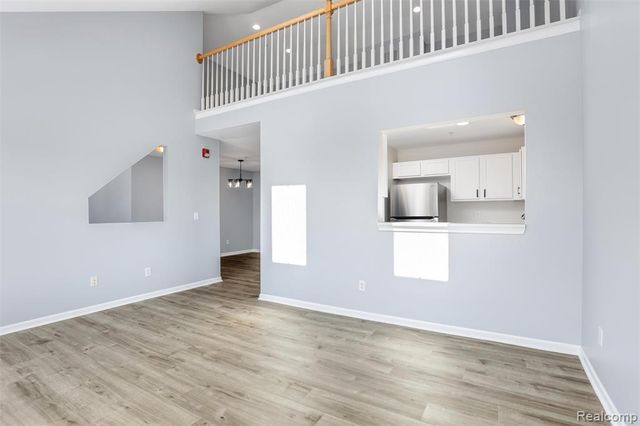 1111 Beaver Run, Troy, MI 48083