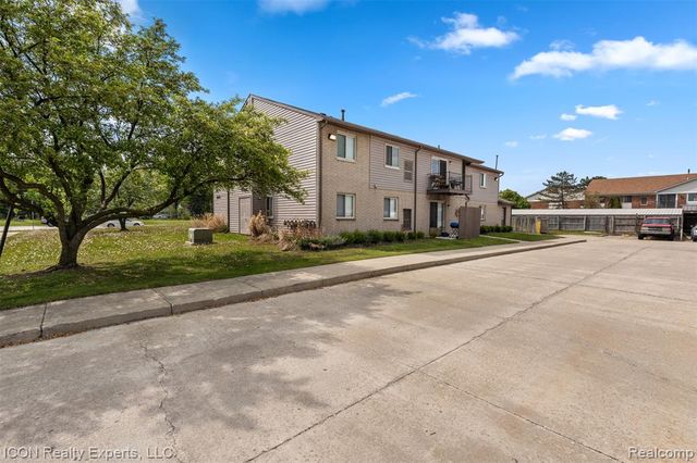 5975 Burroughs Avenue, Sterling Heights, MI 48314