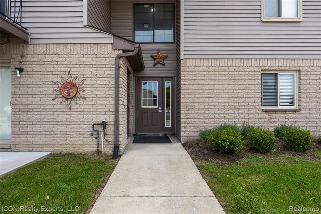5975 Burroughs Avenue, Sterling Heights, MI 48314