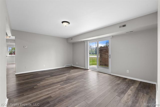 5975 Burroughs Avenue, Sterling Heights, MI 48314