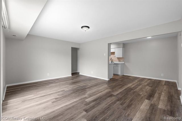 5975 Burroughs Avenue, Sterling Heights, MI 48314