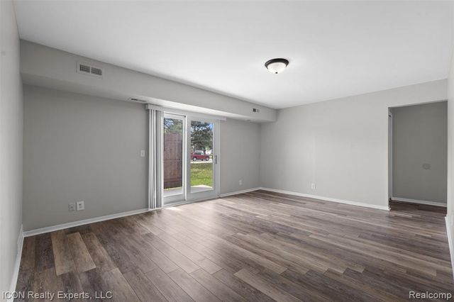 5975 Burroughs Avenue, Sterling Heights, MI 48314