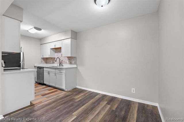 5975 Burroughs Avenue, Sterling Heights, MI 48314