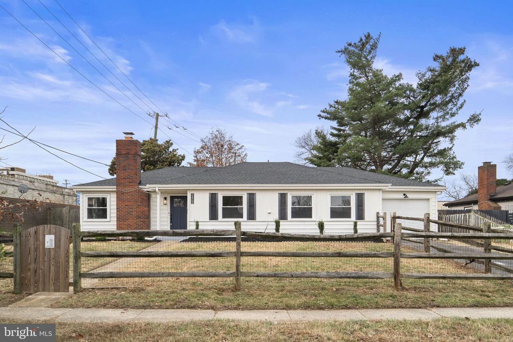 6402 PIONEER DR, Springfield, VA 22150