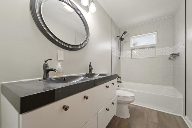 9830 Mckinley Street, Crown Point, IN 46307