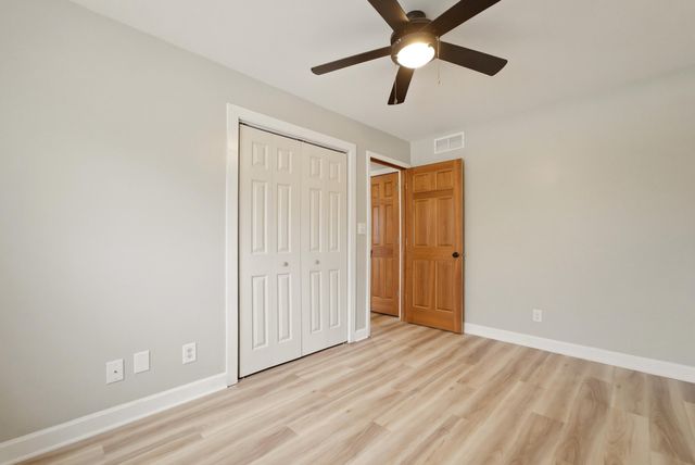 9830 Mckinley Street, Crown Point, IN 46307