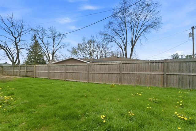 9830 Mckinley Street, Crown Point, IN 46307