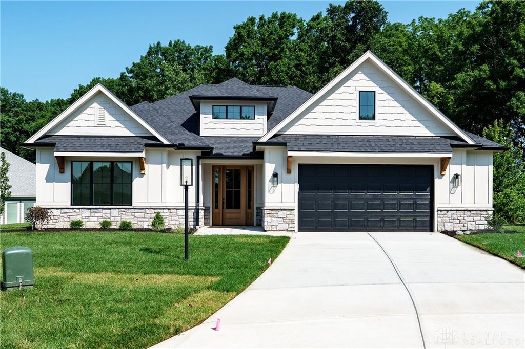 9508 Magnolia Court, Centerville, OH 45458