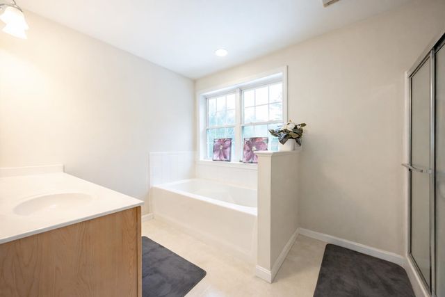 20 Madison Lane, Newmarket, NH 03857