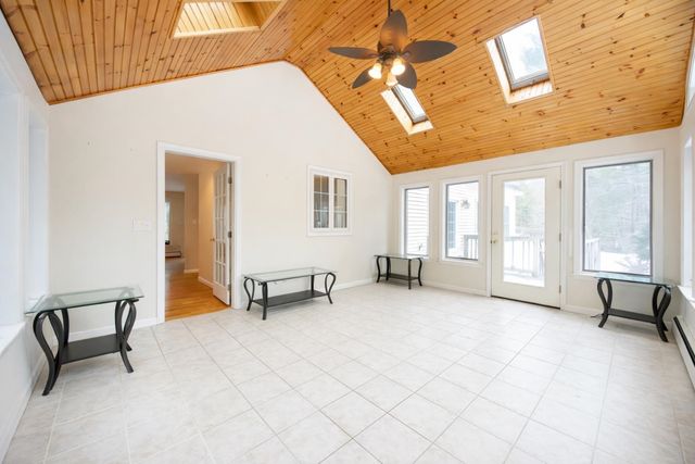 20 Madison Lane, Newmarket, NH 03857