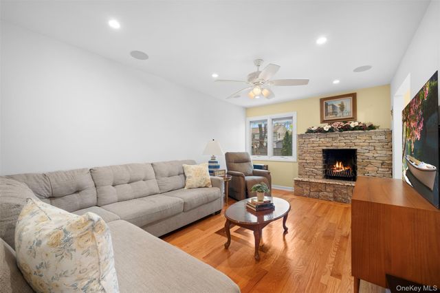 50 Marian Lane, Jericho, NY 11753
