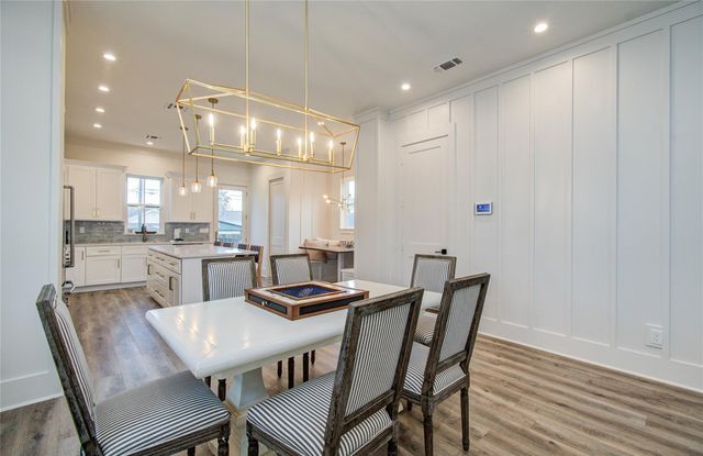 4712 Avenue Q, Galveston, TX 77551