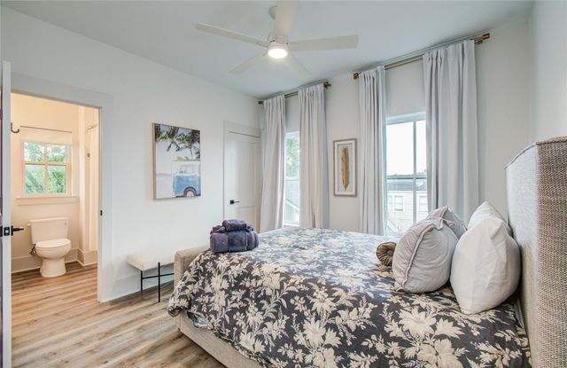 4712 Avenue Q, Galveston, TX 77551