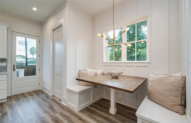 4712 Avenue Q, Galveston, TX 77551