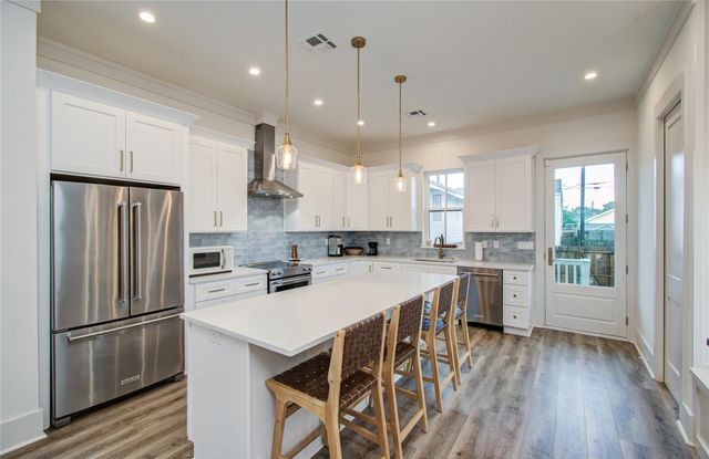 4712 Avenue Q, Galveston, TX 77551