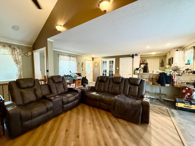 66 Barrison St, Springfield, MA 01109