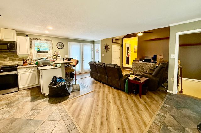66 Barrison St, Springfield, MA 01109