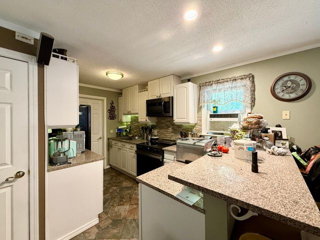 66 Barrison St, Springfield, MA 01109