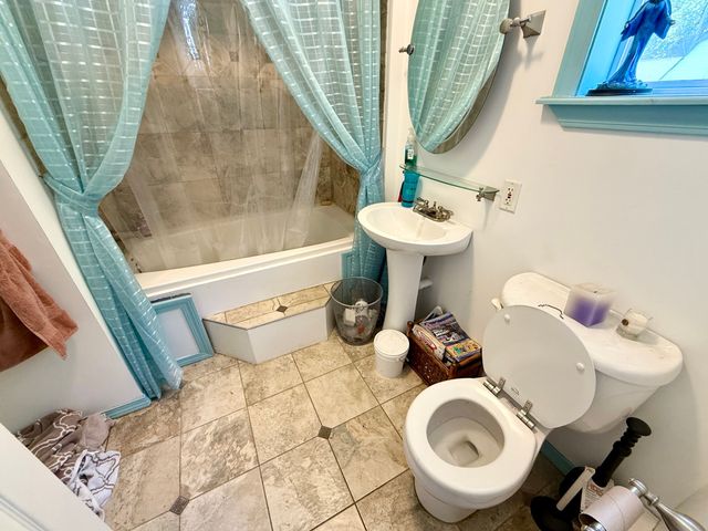 66 Barrison St, Springfield, MA 01109