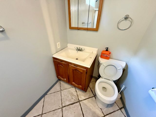66 Barrison St, Springfield, MA 01109