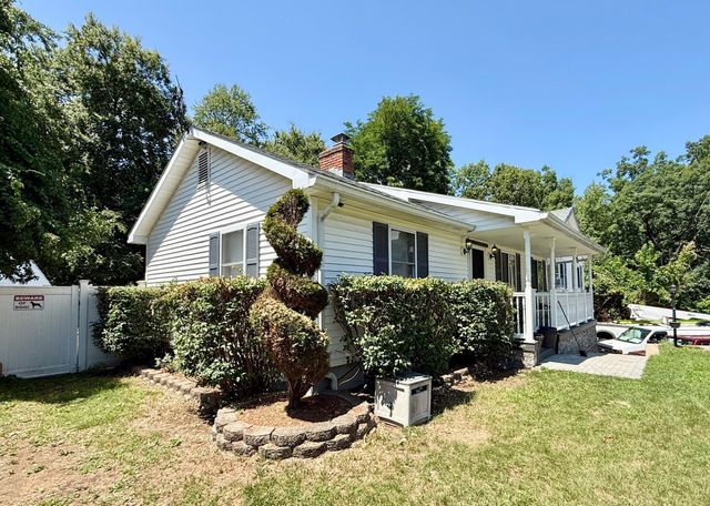 66 Barrison St, Springfield, MA 01109
