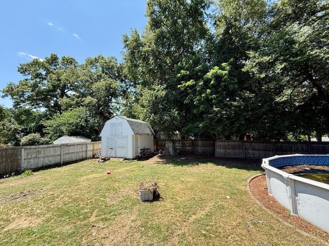 66 Barrison St, Springfield, MA 01109
