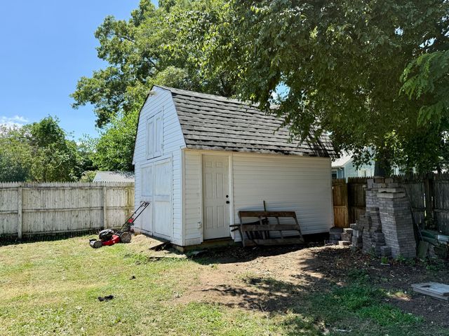 66 Barrison St, Springfield, MA 01109