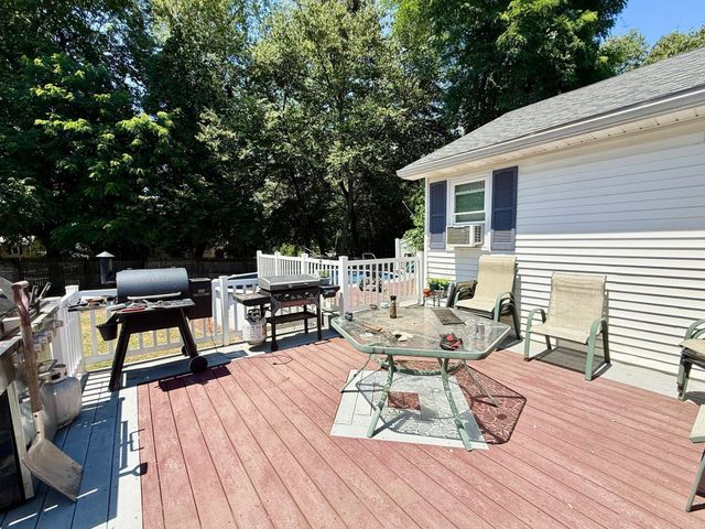 66 Barrison St, Springfield, MA 01109