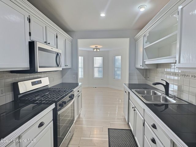 601 S River Heights Dr, Post Falls, ID 83854