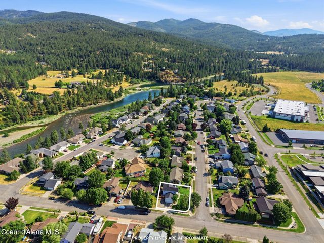 601 S River Heights Dr, Post Falls, ID 83854