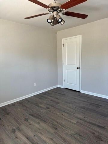 30 Laurel Drive E, Dawsonville, GA 30534