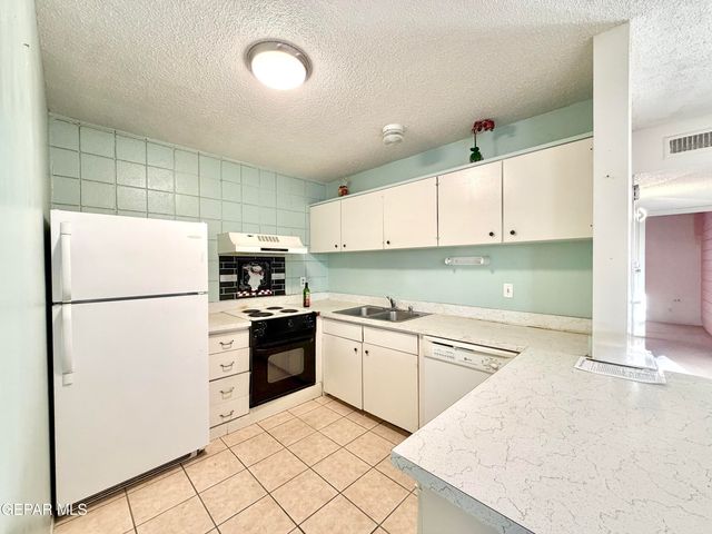 6400 Edgemere Boulevard 69, El Paso, TX 79925