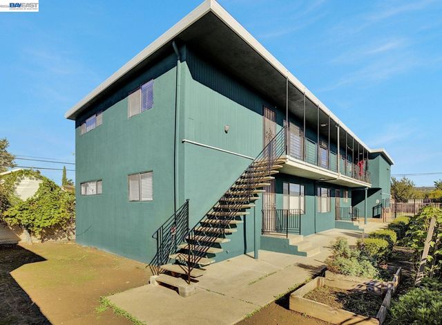8811 A St, Oakland, CA 94621