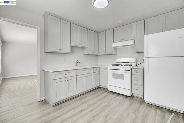 8811 A St, Oakland, CA 94621