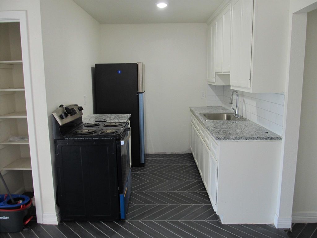 1213 Trimm Avenue A, Pasadena, TX 77502