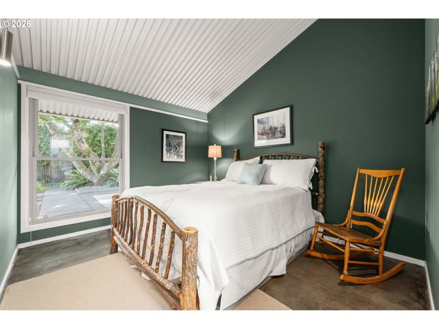 293 ROAN Dr, Eugene, OR 97401