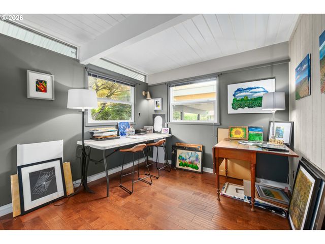 293 ROAN Dr, Eugene, OR 97401