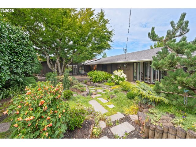 293 ROAN Dr, Eugene, OR 97401