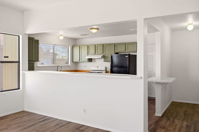 1817 Peach Road NE, Rio Rancho, NM 87144