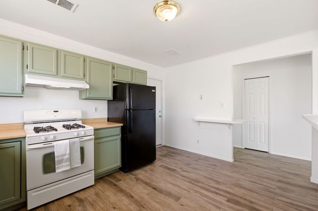 1817 Peach Road NE, Rio Rancho, NM 87144