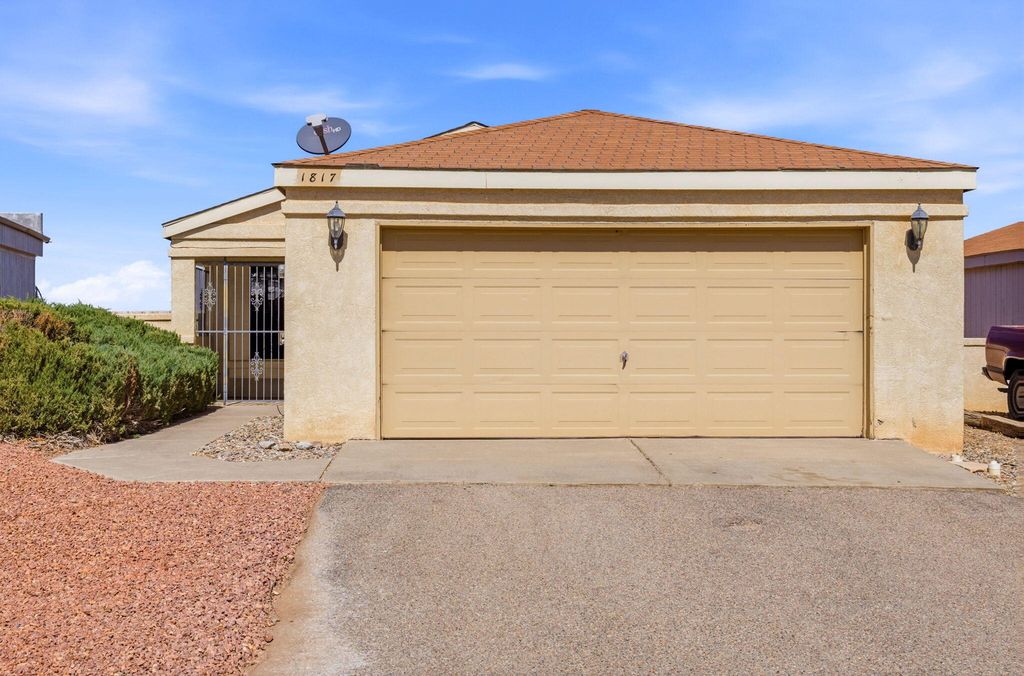 1817 Peach Road NE, Rio Rancho, NM 87144