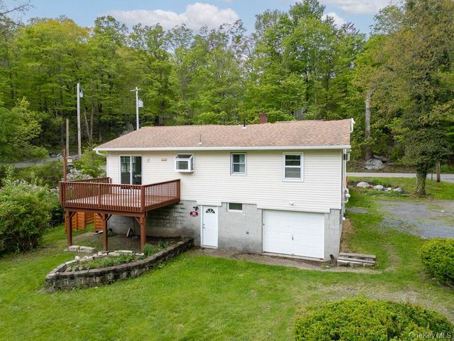 23 Lakeview Drive, Holmes, NY 12531