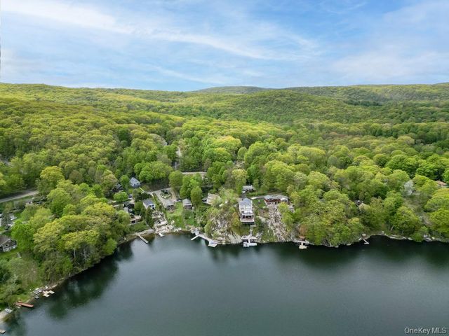 23 Lakeview Drive, Holmes, NY 12531