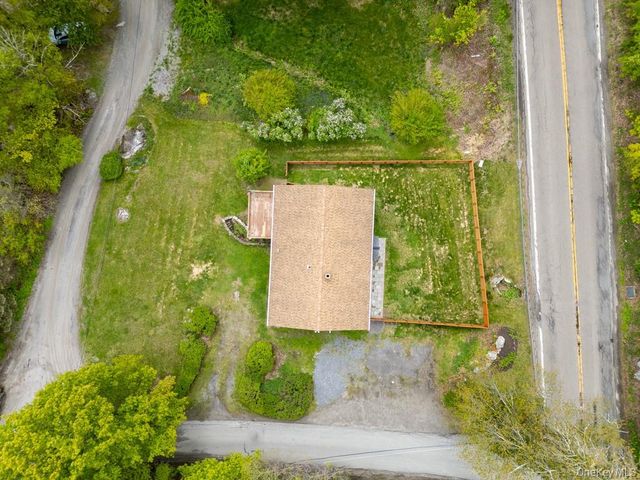 23 Lakeview Drive, Holmes, NY 12531