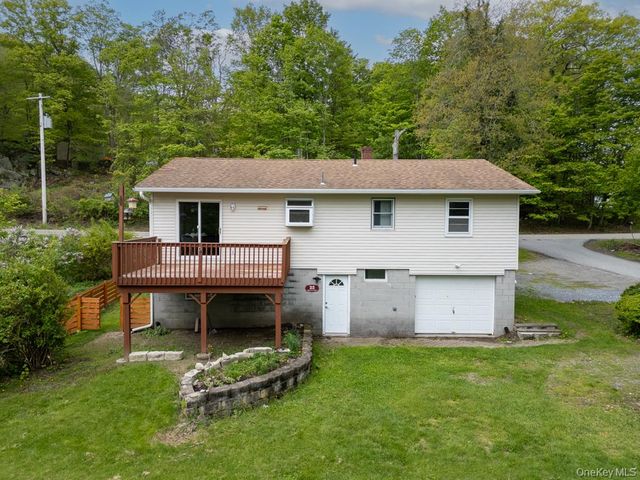 23 Lakeview Drive, Holmes, NY 12531
