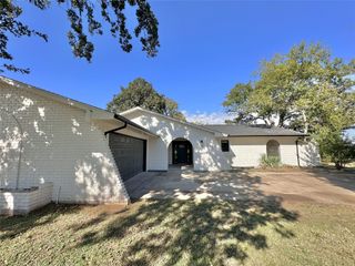 103 Southwood, Burleson, TX 76028