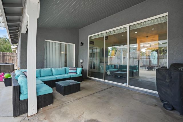 2354 Country Manor Dr, Riverbank, CA 95367